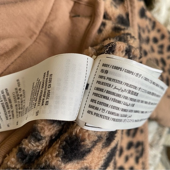 Abercrombie & Fitch Leopard Quilted Fleece Pullover Sweater Sweatshirt Brown: Sm - Picture 8 of 10